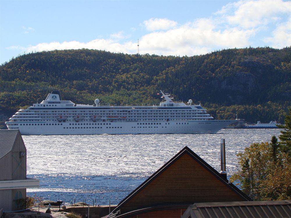 Auberge La Chatelaine Hotel La Malbaie Exterior photo